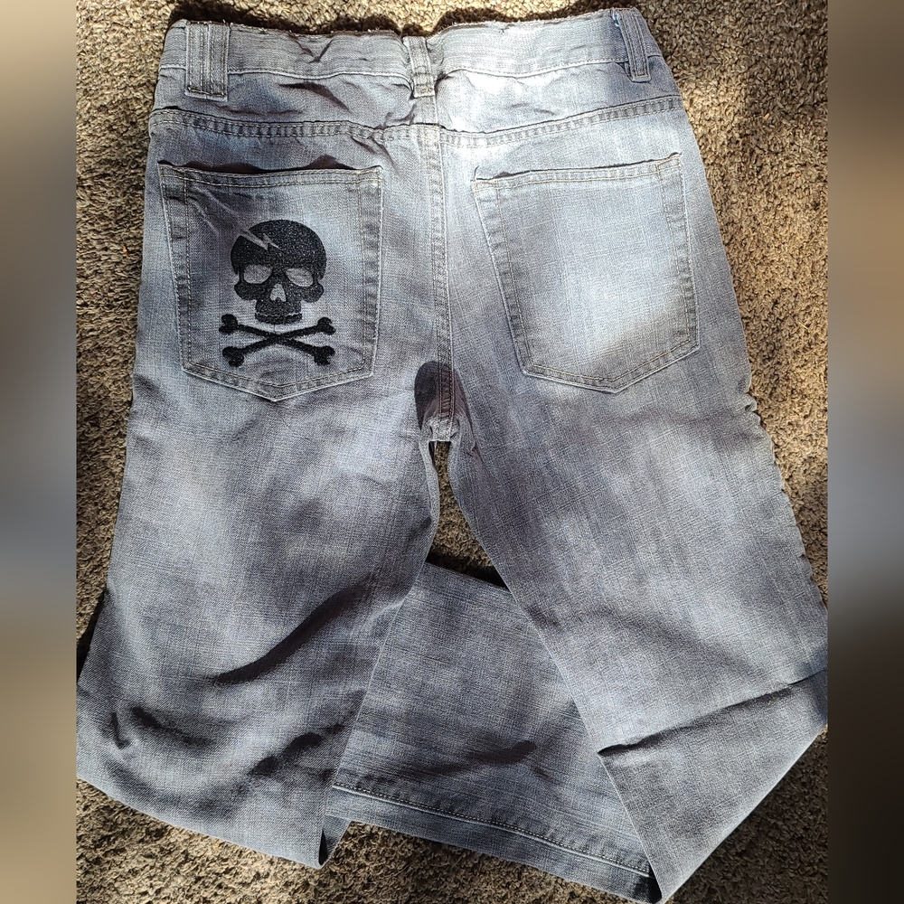 Old Navy Skinny kids sz14 gray jeans with black skull on back pocket - Picture 1 of 6